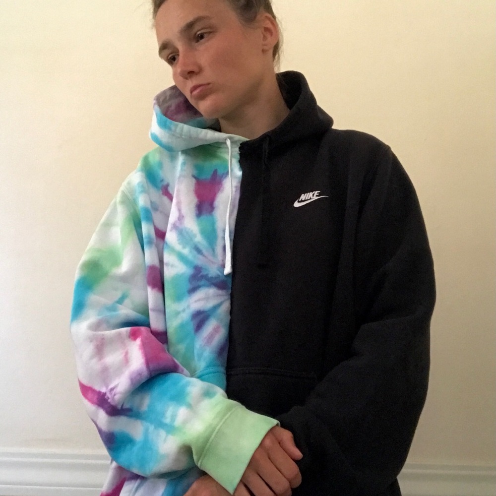 NIKE TIE-DYE SPLIT HOODIE